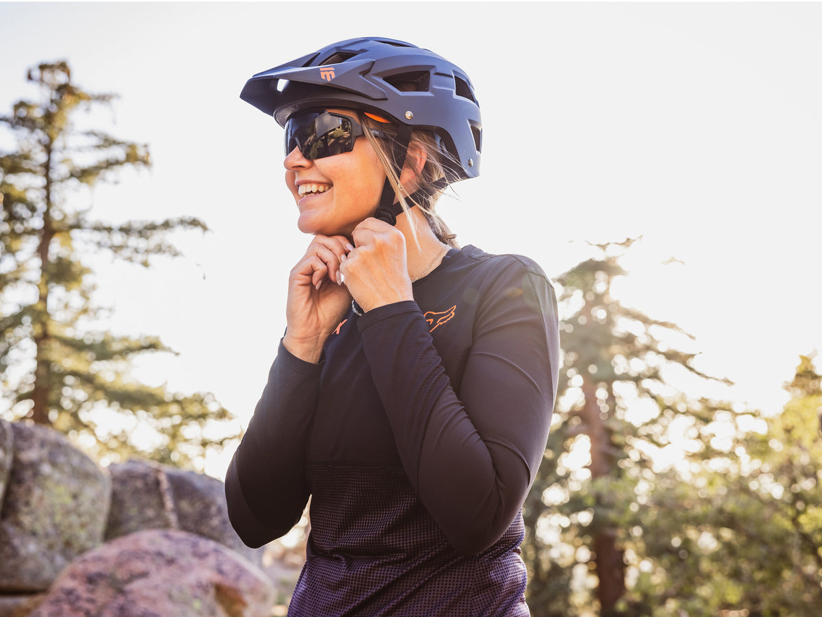 Capture Adult Helmet Black / Adult